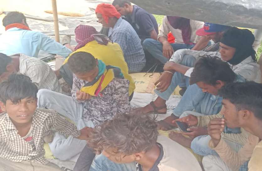 साहब... 'हमें कोरोना नहीं, पेट का डर सता रहा, काम नहीं करेंगे तो परिवार का कैसे भरेगा पेट, इसलिए काम पर आएंगे'