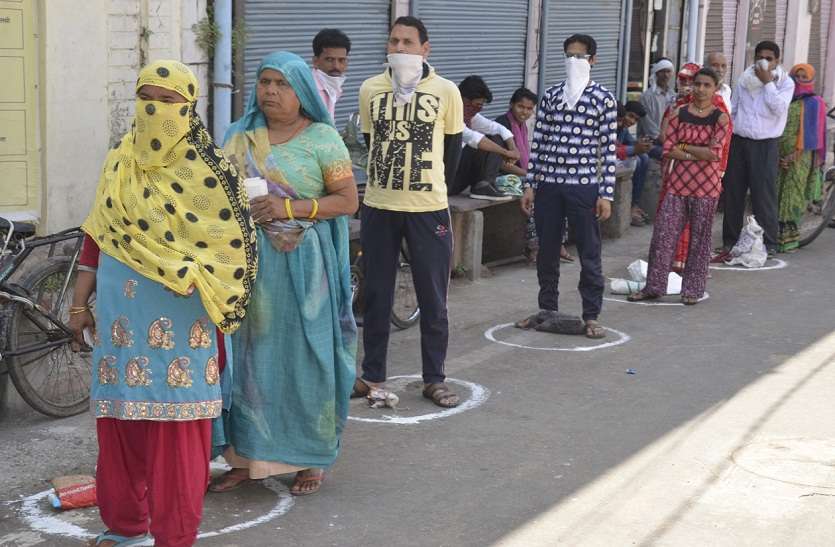 दाने-दाने को मोहताज गरीबों तक अब.... दाने-दाने को मोहताज गरीबों तक अब....