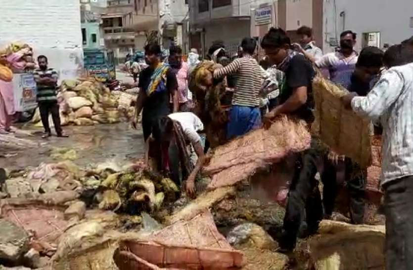 बीकानेर- कमरे में लगी आग, सामान जलकर राख बीकानेर- कमरे में लगी आग, सामान जलकर राख