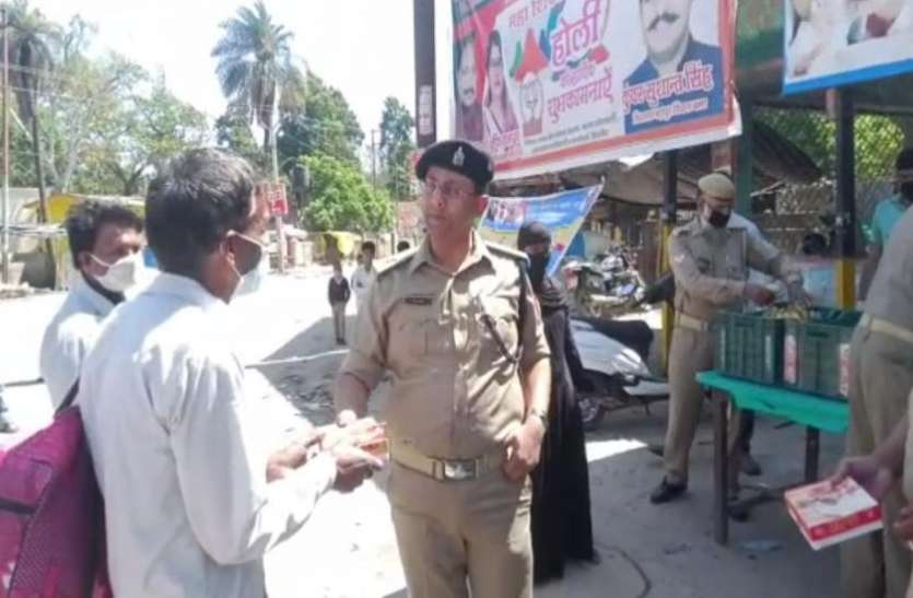 screenshot_from_2020-03-31_18-30-07.jpg Lockdown में भूख से बिलखते राहगीरों के लिए मसीहा बन रही UP Police