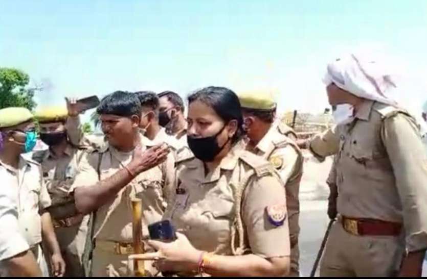 दोनों राज्यों के लोगों को आने जाने को लेकर लगाई है रोक Trouble in police over entry on UP, MP border, news in hindi, mp news, datia news यूपी,एमपी बॉर्डर पर प्रवेश को लेकर पुलिस में तनातनी