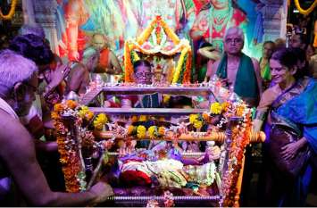 राम नवमीः भगवान राम जन्म स्तुति, इसके पाठ से होती संतान सुख की प्राप्ति राम नवमीः भगवान राम जन्म स्तुति, इसके पाठ से होती संतान सुख की प्राप्ति