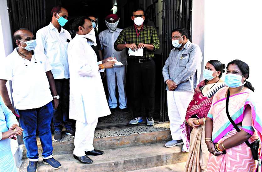 Corona: Congress legislators talked to collector about the problems of the area ... कोरोना: क्षेत्र की समस्याओं को लेकर कांग्रेसी विधायकों ने कलक्टर से की बात ...