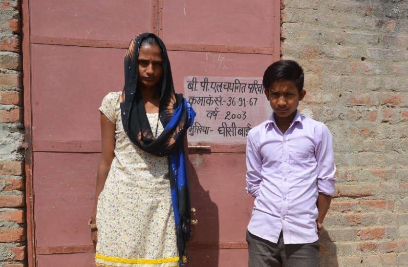 लॉकडाउन के सन्नाटे में अपना दर्द छिपाए बैठे असहाय लॉकडाउन के सन्नाटे में अपना दर्द छिपाए बैठे असहाय