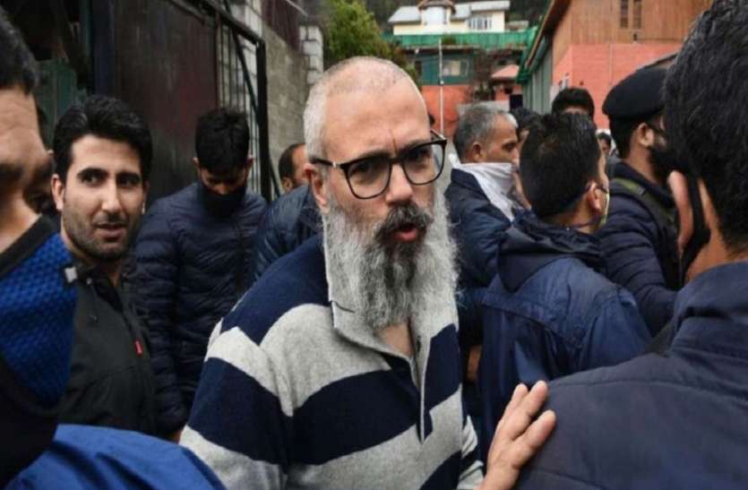 omar_abdullah.jpg Coronavirus: तबलीगी जमात के मरकज को लेकर मुस्लिमों पर निशाना साधना गलत - उमर अब्दुल्ला