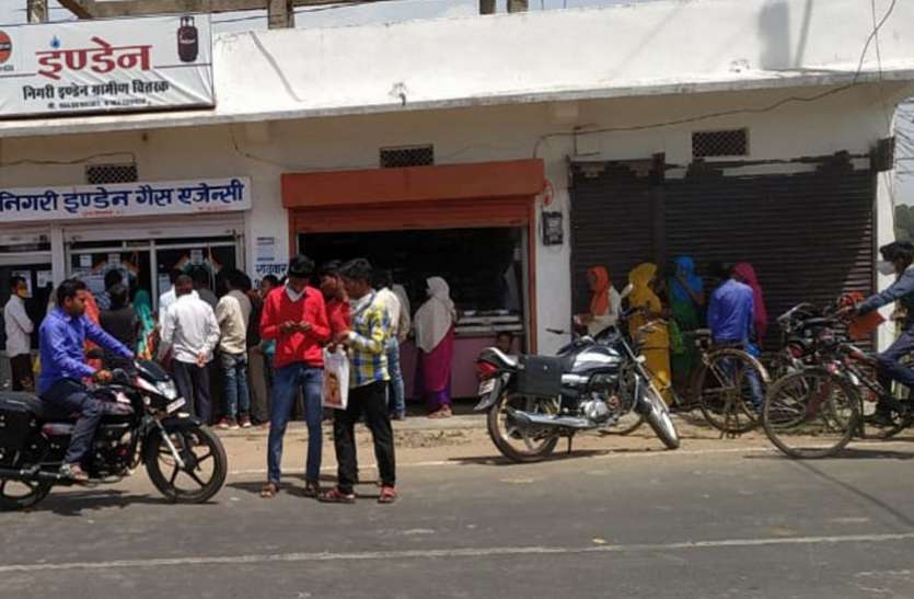 Home delivery of cylinder is not happening in Hata हटा में सिलेंडर की नहीं हो रही होम डिलीवरी