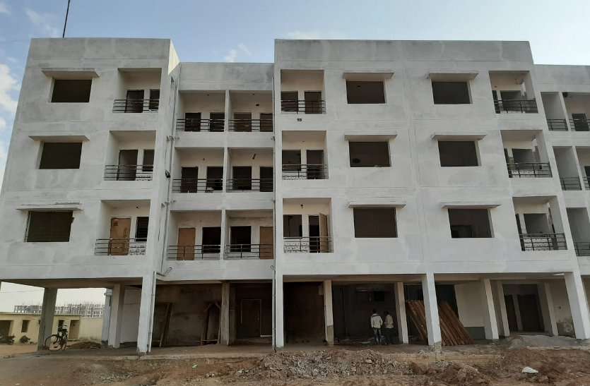 Municipal corporation katni could not get built pm awas पीएम आवास में भ्रष्टाचार शिकायत की जांच आठ माह बाद भी अधूरी
