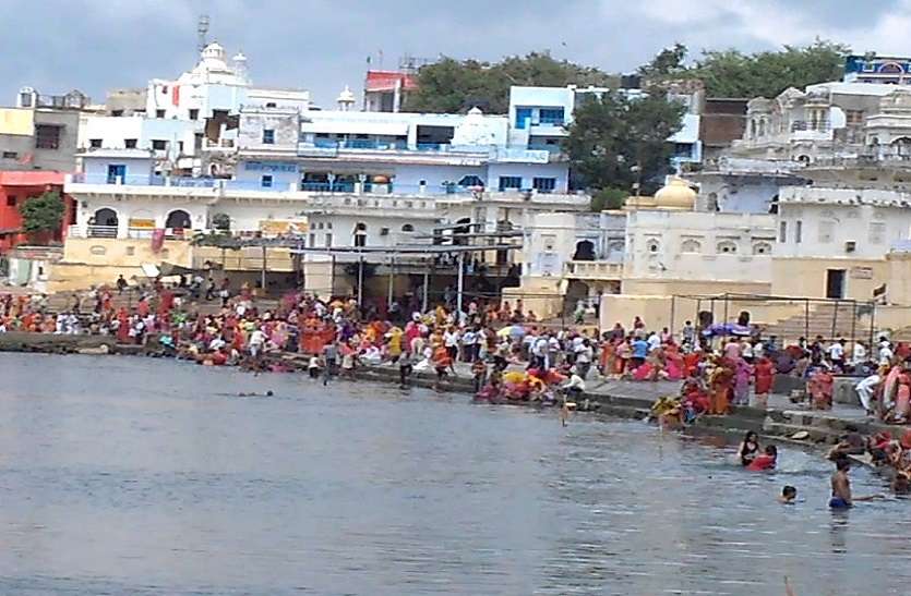 3. पुष्कर सरोवर (अजमेर)