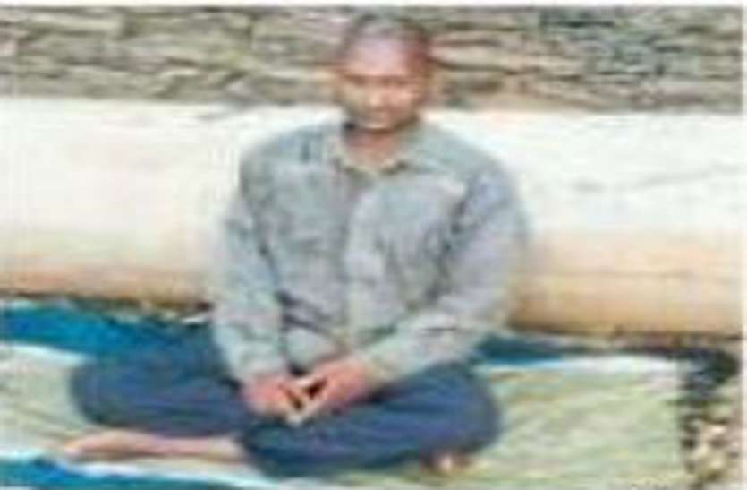 लाॅकडाउन की वजह से ठेकेदार ने भगाया तो भूख से न मरू महाराष्ट्र से तमिलनाडू के लिए निकल पड़ा युवक, पहुंचा जगदलपुर लाॅकडाउन की वजह से ठेकेदार ने भगाया तो भूख से न मरू महाराष्ट्र से तमिलनाडू के लिए निकल पड़ा युवक, पहुंचा जगदलपुर
