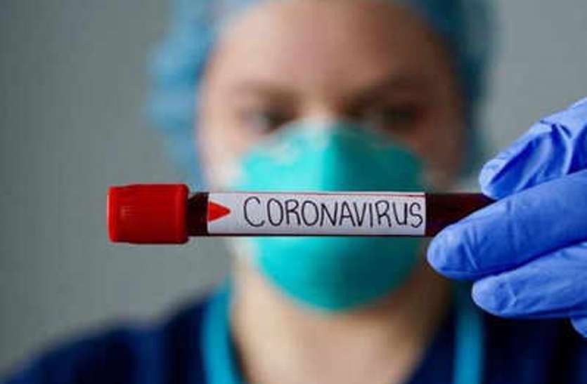 coronaviruses_kgmu_doctor_5906072_835x547-m.jpg Noida: सीजफायर कंपनी के कारण Coronavirus की चपेट में आए मां-बेटे, 50 पहुंची संख्या, 8 ठीक होकर घर गए