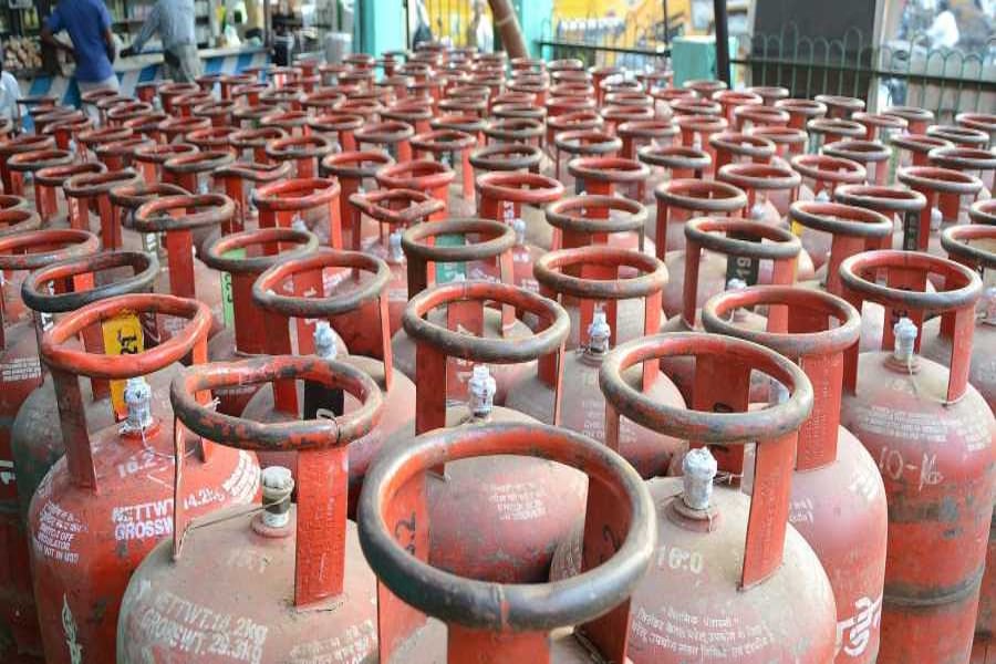 lpg gas cylinder prices hike by 50 rupess in 8 months in india