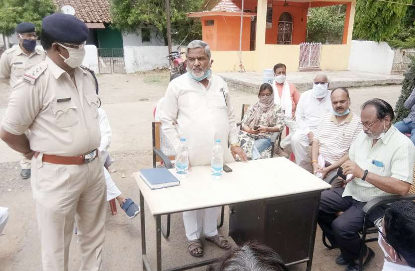 0401nsp101.jpg राज्य सभा सांसद कैलाश सोनी ने घर से बांटे मास्क,विधायक घर से दे रहे मदद