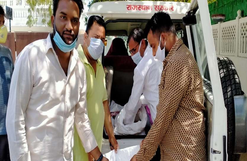 परिवहन मंत्री ने कहा, 15 लाख नहीं तो जरूरतमंदों को 5-5 हजार ही दे दो