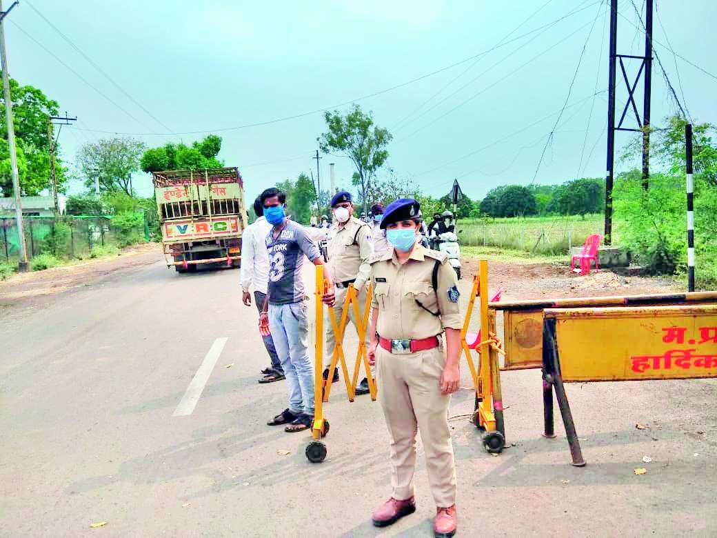 16-16 घंटे तक कर रहीं फील्ड में ड्यूटी, मकसद - हर हाल में कोरोना को हराना है
