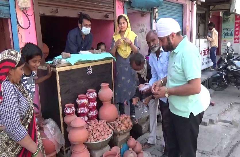 mitti_ke_deepak.jpg पीएम मोदी की अपील के बाद एकाएक बढ़ी मिट्टी के दीपक की डिमांड