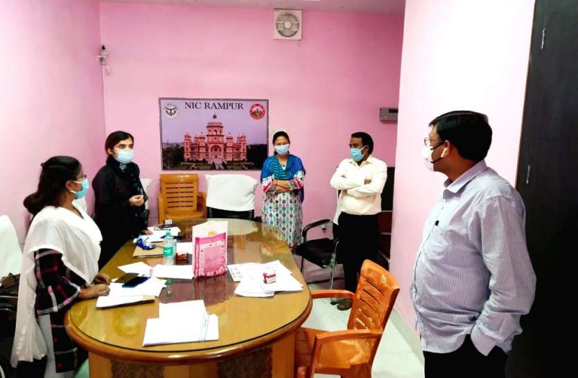 rampur-district-magistrate-aunjaneya-kumar-singh-1005172.jpg Rampur: लॉकडाउन में कालाबाजारी कर रहे चार दुकानदारों को भेजा जेल, आठ दुकानें निलंबित