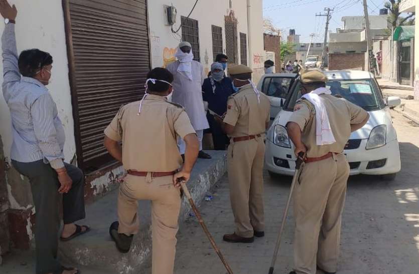 अजमेर से आए महिला सहित पांच कोरोना संदिग्ध, लोगों में हड़कंप, स्क्रीनिंग के बाद 2 जयपुर भेजे अजमेर से आए महिला सहित पांच कोरोना संदिग्ध, लोगों में हड़कंप, स्क्रीनिंग के बाद 2 जयपुर भेजे
