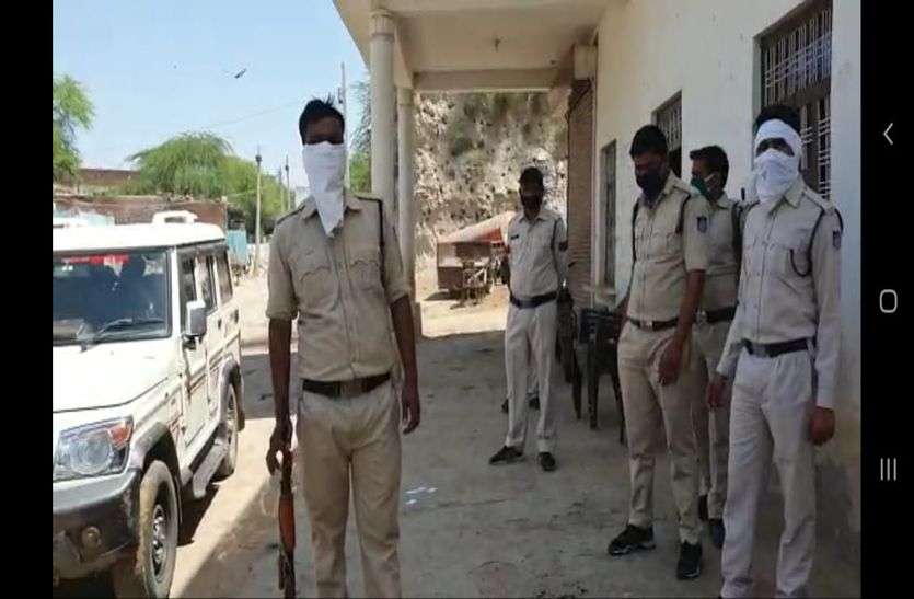पूर्व एवं वर्तमान सरपंच परिवार के बीच खूनी संघर्ष पूर्व एवं वर्तमान सरपंच परिवार के बीच खूनी संघर्ष