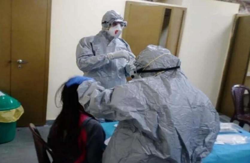corona_demo.jpg गजब: Coronavirus को मात देने के लिए मरीज देख रहे Ramayan, योग से खुद को बना रहे Mentally फिट