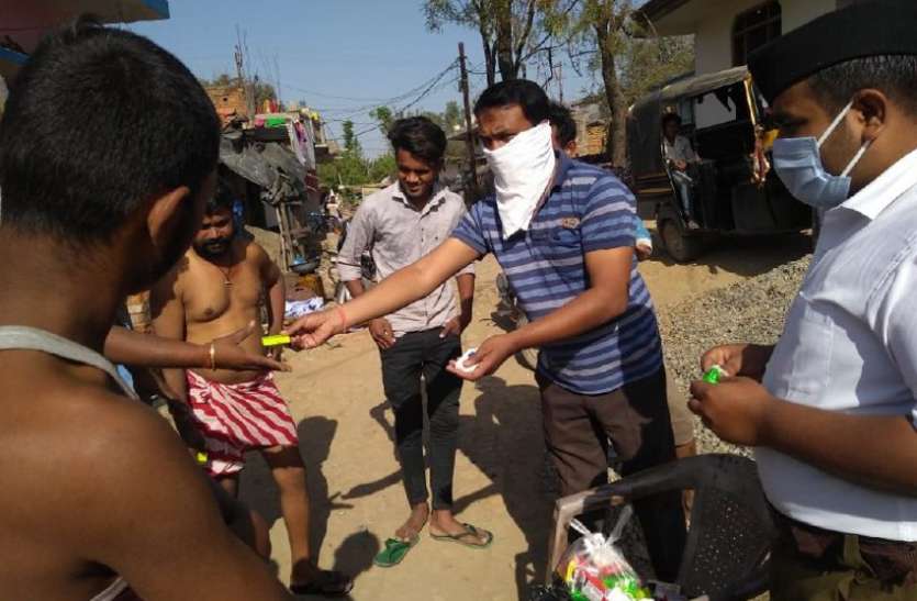 rewa रीवा में कोरोना जैसी आपदा के वक्त सेवा में जुटे संगठन, पहुंचा रहे भोजन
