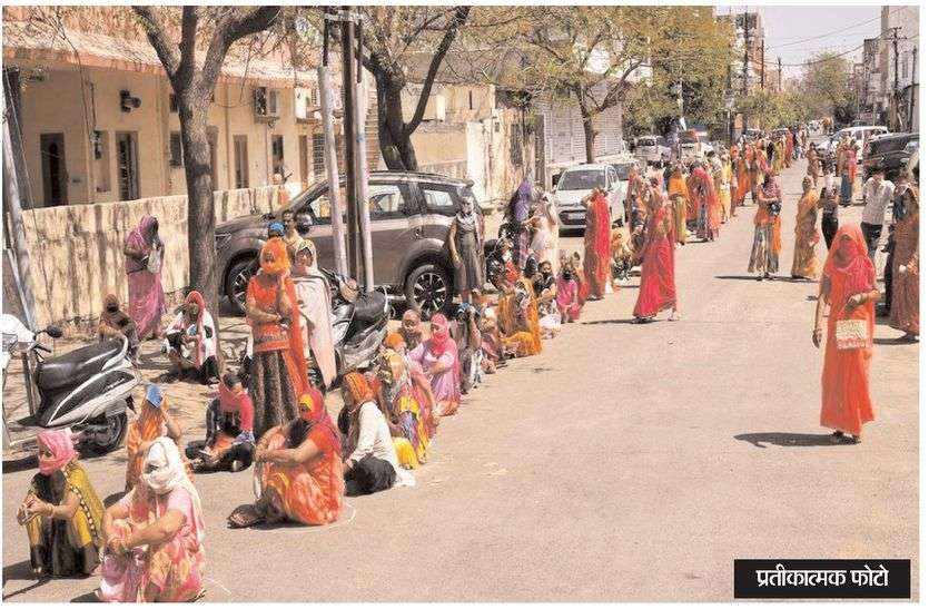 पॉजिटिव मरीज पीसता रहा आटा-मसाला... जरूरतमंदों को भी यहीं से मिला पॉजिटिव मरीज पीसता रहा आटा-मसाला... जरूरतमंदों को भी यहीं से मिला
