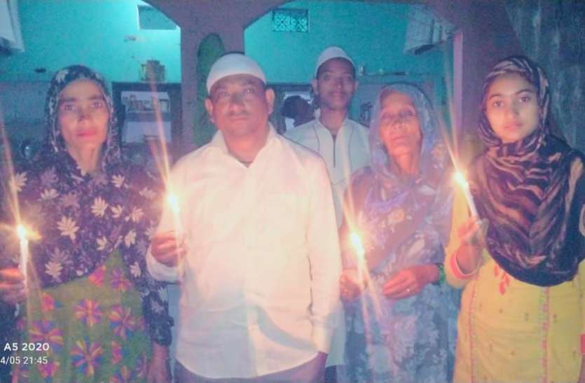 ghaziabad.jpg 9 मिनट वाली दिवाली में गिर गई सांप्रदायिकता की दीवार, मुस्लिम दीप जलाकर बोले- जय हिंद, जय भारत