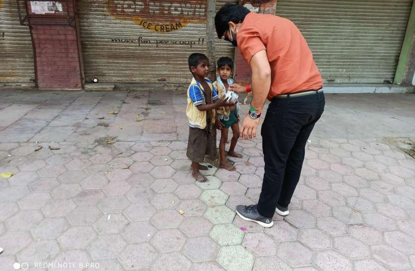 विवाद का असर : रसूलिया में 250 लोगों को नहीं मिला खाना जिम्मेदार ग़ायब: विवाद के कारण रसूलिया में 250 लोगों को नहीं मिला खाना