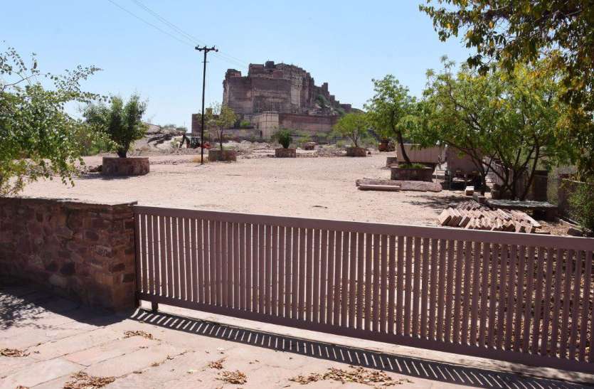 jodhpur's chhittar stone is made from ocean waves in early days राष्ट्रीय भू-विज्ञान दिवस विशेष : आज के रेगिस्तान में उस समय टकराती थी समुद्र की लहरें, इन्हीं से बना छीतर का पत्थर