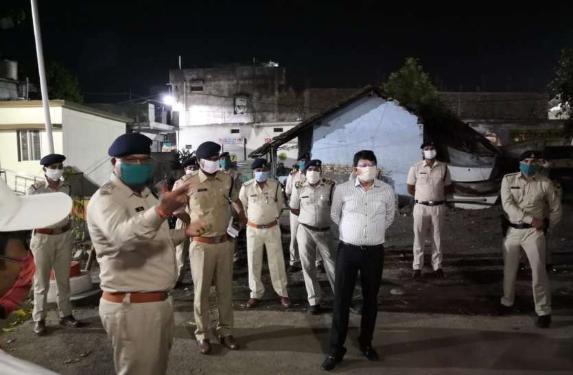 sp.jpg शहपुरा एंट्री प्वाइंट हुआ संवेदनशील, पैदल राहगीर कर रहे प्रवेश