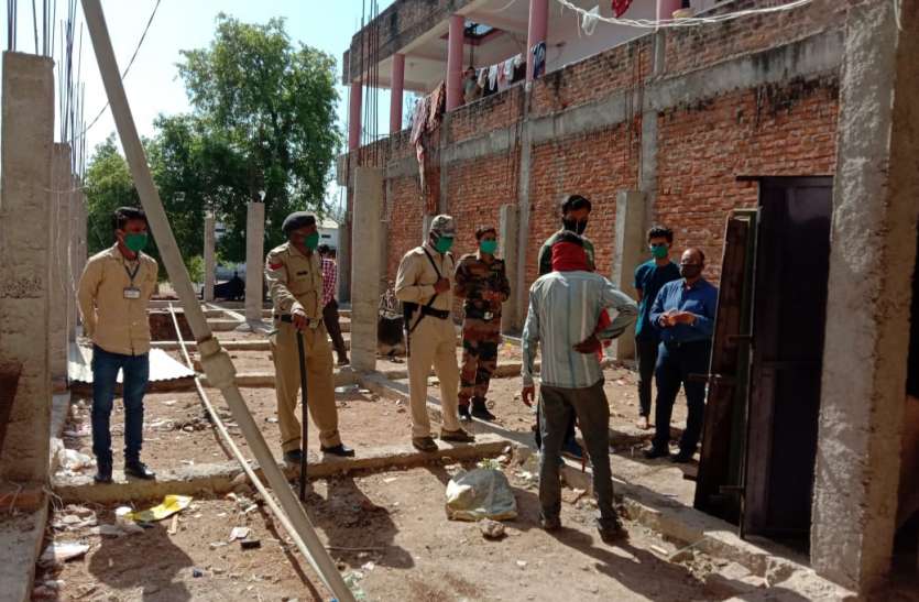 Cylinder of Barethi Gas Agency एसडीएम और तहसीलदार ने २० गैस सिलेंडर किए जब्त