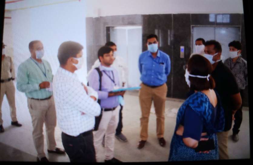 कोरोना को लेकर अधूरी तैयारियों से गिरी मेडिकल कॉलेज डीन पर गाज कोरोना को लेकर अधूरी तैयारियों से गिरी मेडिकल कॉलेज डीन पर गाज