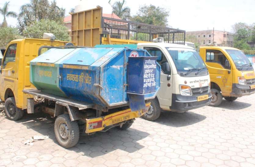 Dortador waste collection closed in many parts of the city डोरटूडोर कचरा कलेक्शन शहर के कई हिस्सों में बंद, निगम उपायुक्त ने लगाई फटकार