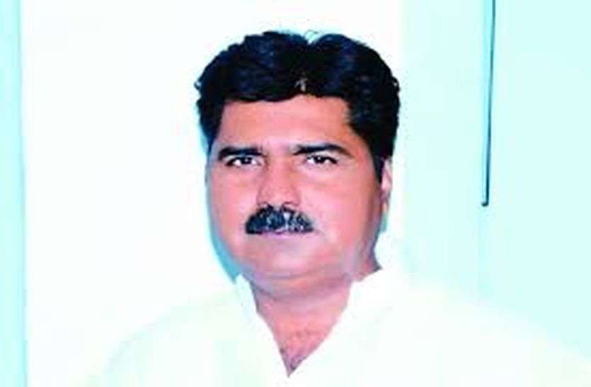 प्रधानमंत्री की ब्लेक आउट अपील पर विधायक सिंह ने कहा- पद के लायक नहीं, प्रधानमंत्री हैं कोई झाड़ फूंक वाले बाबा नहीं प्रधानमंत्री की ब्लेक आउट अपील पर विधायक सिंह ने कहा- पद के लायक नहीं, प्रधानमंत्री हैं कोई झाड़ फूंक वाले बाबा नहीं