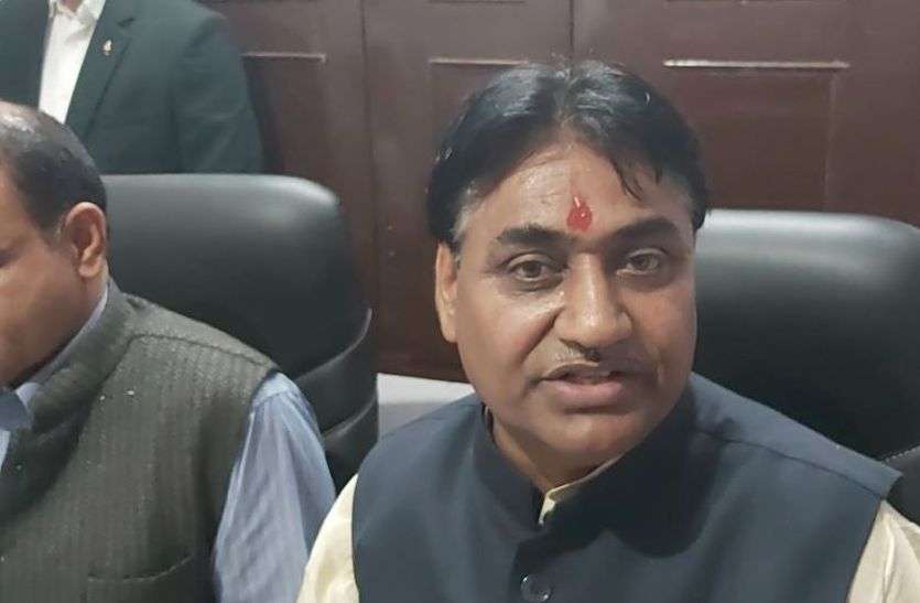 शिक्षा मंत्री डोटासरा ने कहा, शिक्षकों के सहयोग से हर व्यक्ति की हो स्क्रिीनिंग, फीस के लिए स्कूल ना बनायें दबाव शिक्षा मंत्री डोटासरा ने कहा, शिक्षकों के सहयोग से हर व्यक्ति की हो स्क्रिीनिंग, फीस के लिए स्कूल ना बनायें दबाव