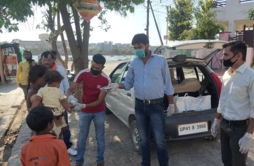 कोविड-19 लॉक डाउन, एक फोन पर जरूरतमंदों के लिए भोजन उपलब्ध करा रहा मंजरी किचन कोविड-19 लॉक डाउन, एक फोन पर जरूरतमंदों के लिए भोजन उपलब्ध करा रहा मंजरी किचन