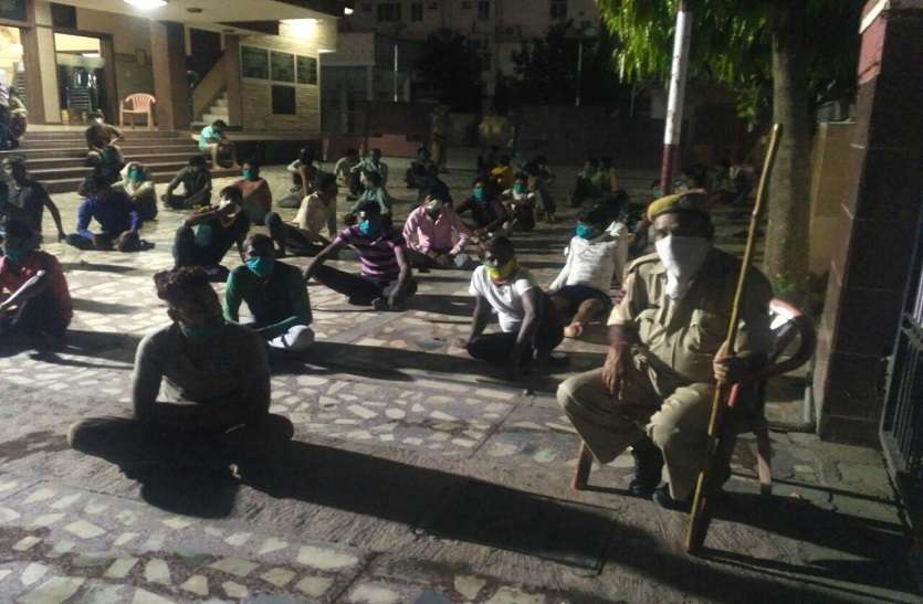 janopayogi.jpg यहां खुश है कामगार-मजदूर
