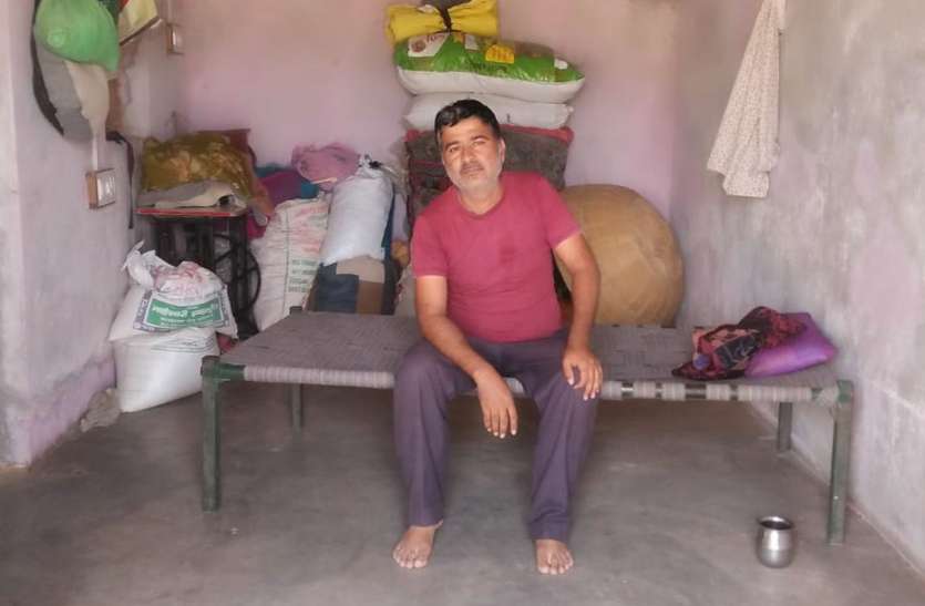 अपनों के पास आए, करीब नहीं .... अपनों के पास आए, करीब नहीं ....