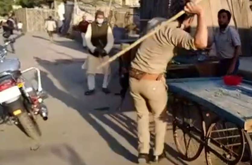 meerut Lockdown के दौरान मेरठ सील की खबर पर सामान लेने उमड़ी भीड़, सब्जी मंडी में पुलिस ने लाठीचार्ज से खदेड़ा