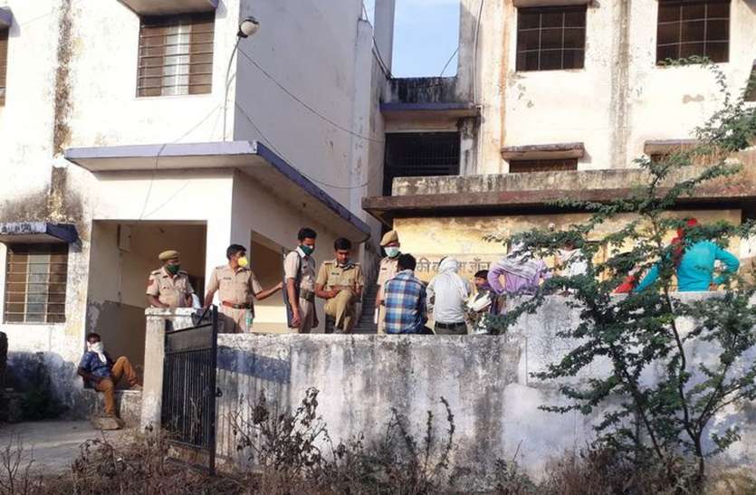 Suicide by hanging विवाहिता ने फांसी लगाकर की आत्महत्या