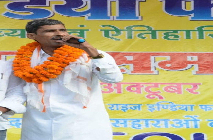 कन्हैया गीत गाकर बता रहे कोरोना से बचाव कन्हैया गीत गाकर बता रहे कोरोना से बचाव