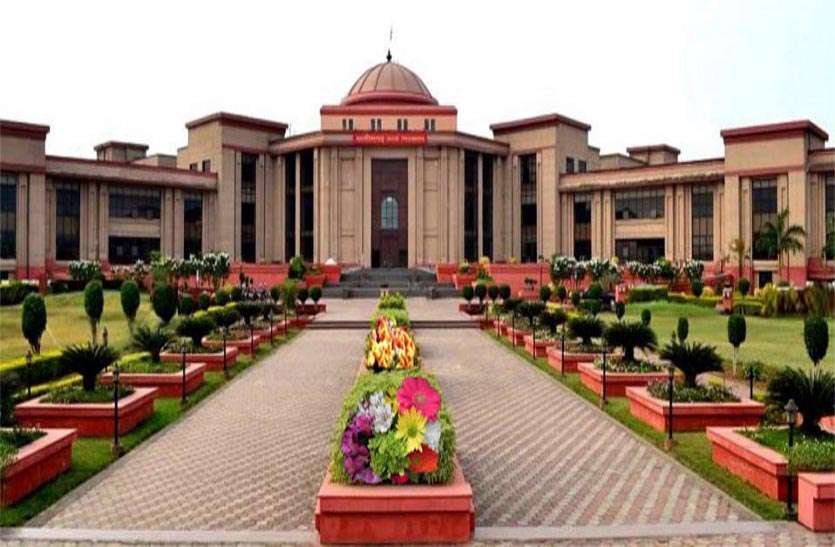 रायपुर : हाईकोर्ट के न्यायाधीशों एवं न्यायिक सेवा के अधिकारी-कर्मचारियों ने दिया एक दिन का वेतन,सीएम ने जताया आभार रायपुर : हाईकोर्ट के न्यायाधीशों एवं न्यायिक सेवा के अधिकारी-कर्मचारियों ने दिया एक दिन का वेतन,सीएम ने जताया आभार
