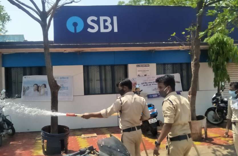 Municipal officer employees in service in lockdown #coronavirus: इस शहर में जी-जान से जुटे स्वच्छता दूत, नागरिक को निर्बाध सेवा के लिए जुटा निगम अमला