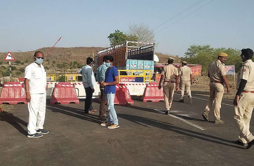 बांसवाड़ा : कोरोना के कहर से बचाने को सीमा पर मुस्तैदी बांसवाड़ा : कोरोना के कहर से बचाने को सीमा पर मुस्तैदी