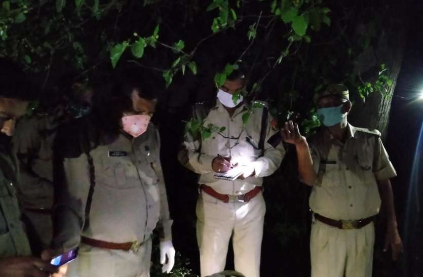aa.jpg हापुड़: जंगल में मिला युवक का शव, विभाग अलर्ट