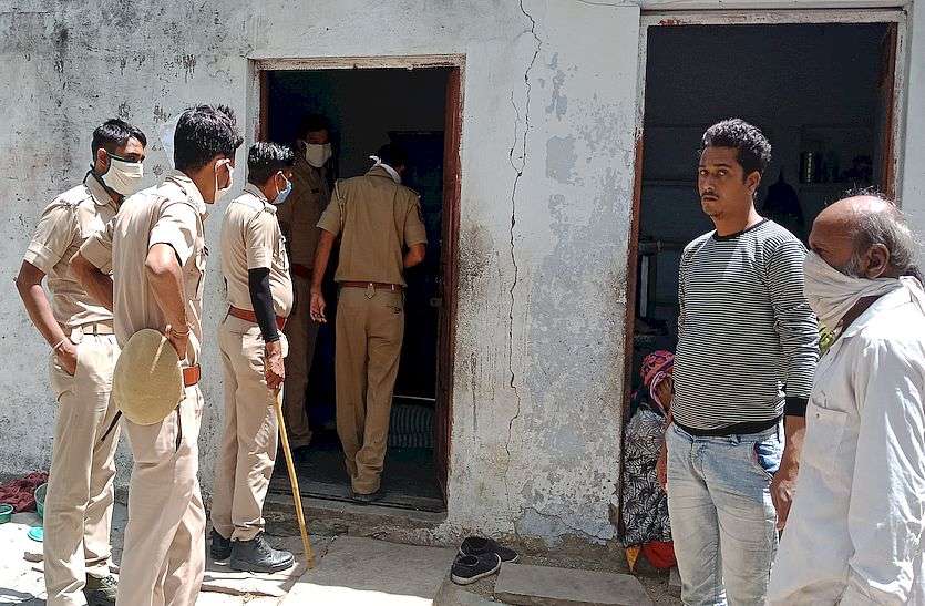 वह कोरोना पीडि़त नहीं था फिर भी फंदे पर झूल गया वह कोरोना पीडि़त नहीं था फिर भी फंदे पर झूल गया