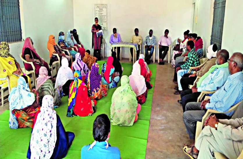Information given to Panchayat representatives to protect against corona infection, villagers will be aware कोरोना संक्रमण से बचाने पंचायत प्रतिनिधियों को दी गई जानकारी, करेंगे ग्रामीणों को जागरूक