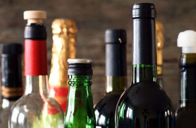 wine shop राज्य सरकार की नई गाइडलाइन के विरोध में शराब कारोबारी, नहीं खोली शराब की दुकानें