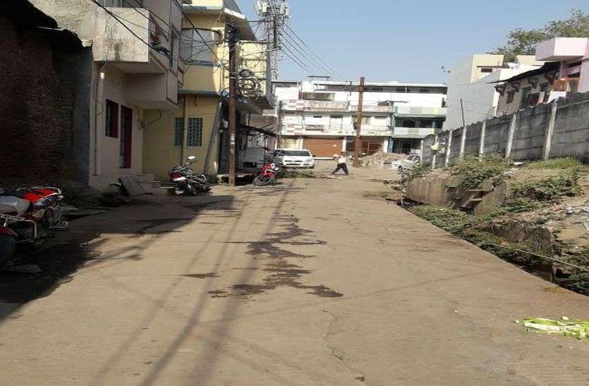 VIDEO Ratlam में प्रशासन सख्त, पर कुछ लोग नहीं मान रहे