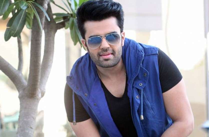 Manish Paul Shared A Photo After Workout - जैकलीन, कैटरीना, दिशा के बाद अब मनीष  पॉल ने किया ये काम, वायरल हुई फोटो | Patrika News