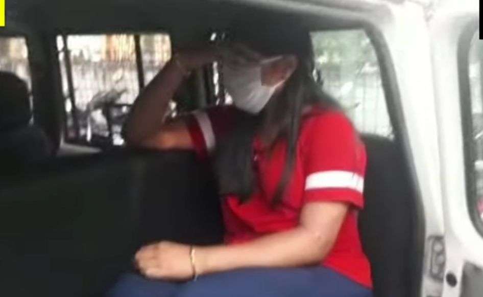 लॉकडाउन के दौरान ड्यूटी पर तैनात महिला पुलिस के साथ विवाद
